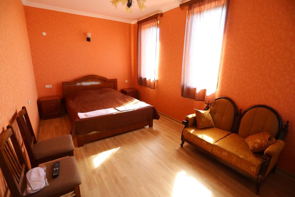 Hotel Sweet Home Telavi Cameră foto